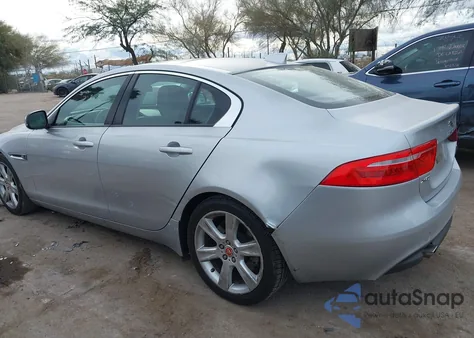2017 Jaguar Xe 25T Premium z USA, uszkodzony, nr VIN SAJAD4BG8HA971796